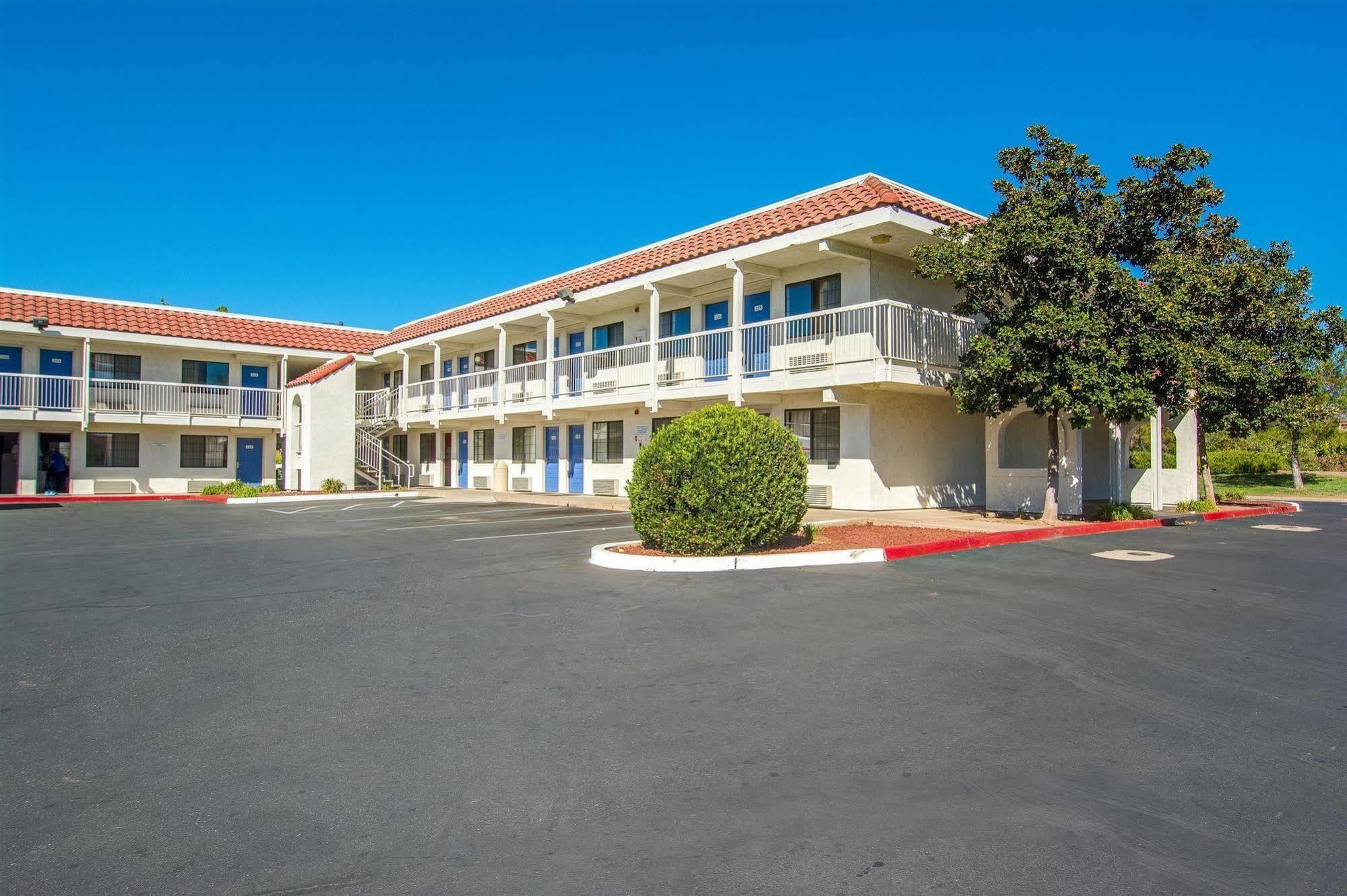 Motel 6-Redding, Ca - South Exterior foto