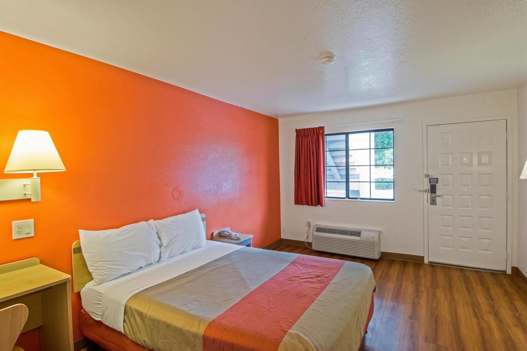 Motel 6-Redding, Ca - South Exterior foto